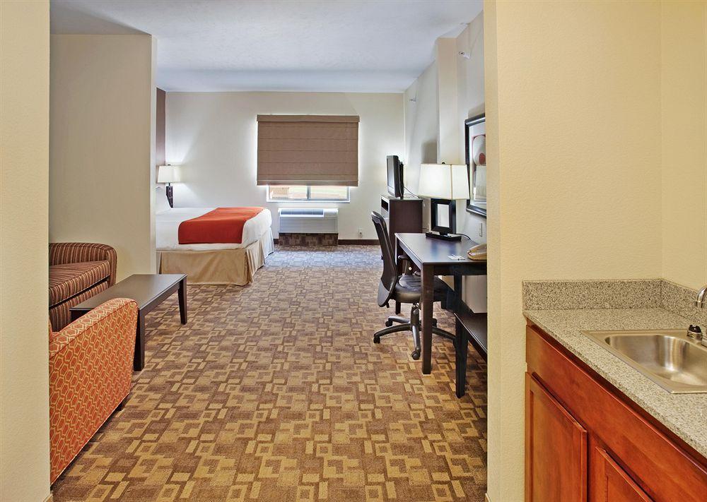 Holiday Inn Express Hotel And Suites Lincoln Airport By Ihg Værelse billede