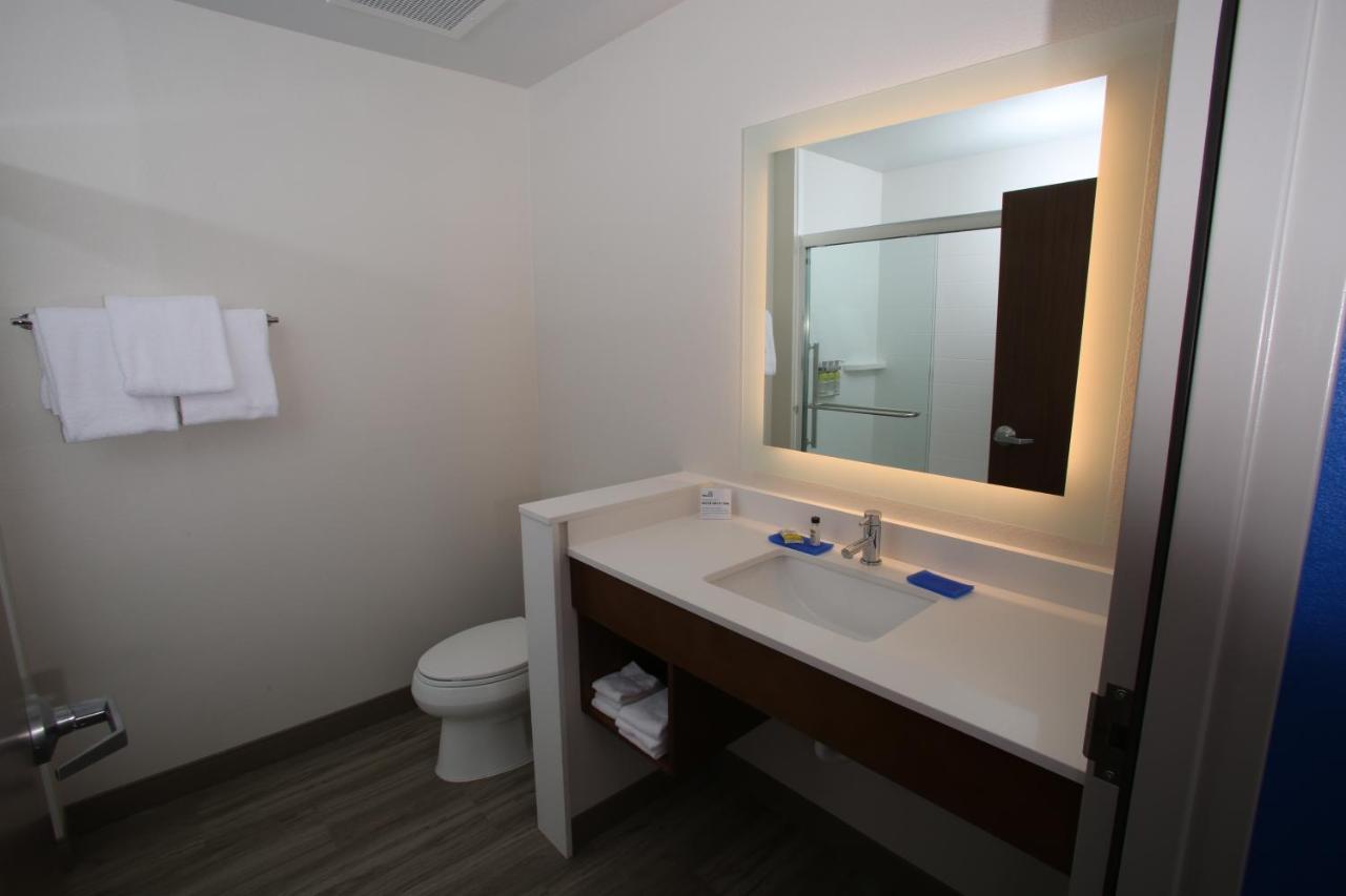 Holiday Inn Express Hotel And Suites Lincoln Airport By Ihg Eksteriør billede