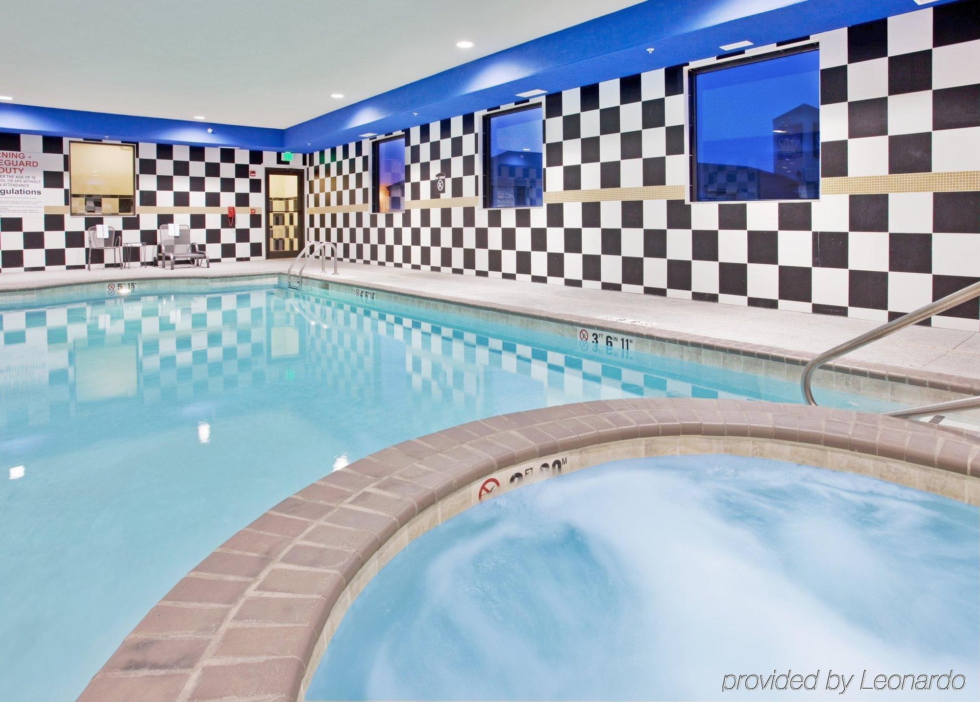 Holiday Inn Express Hotel And Suites Lincoln Airport By Ihg Eksteriør billede