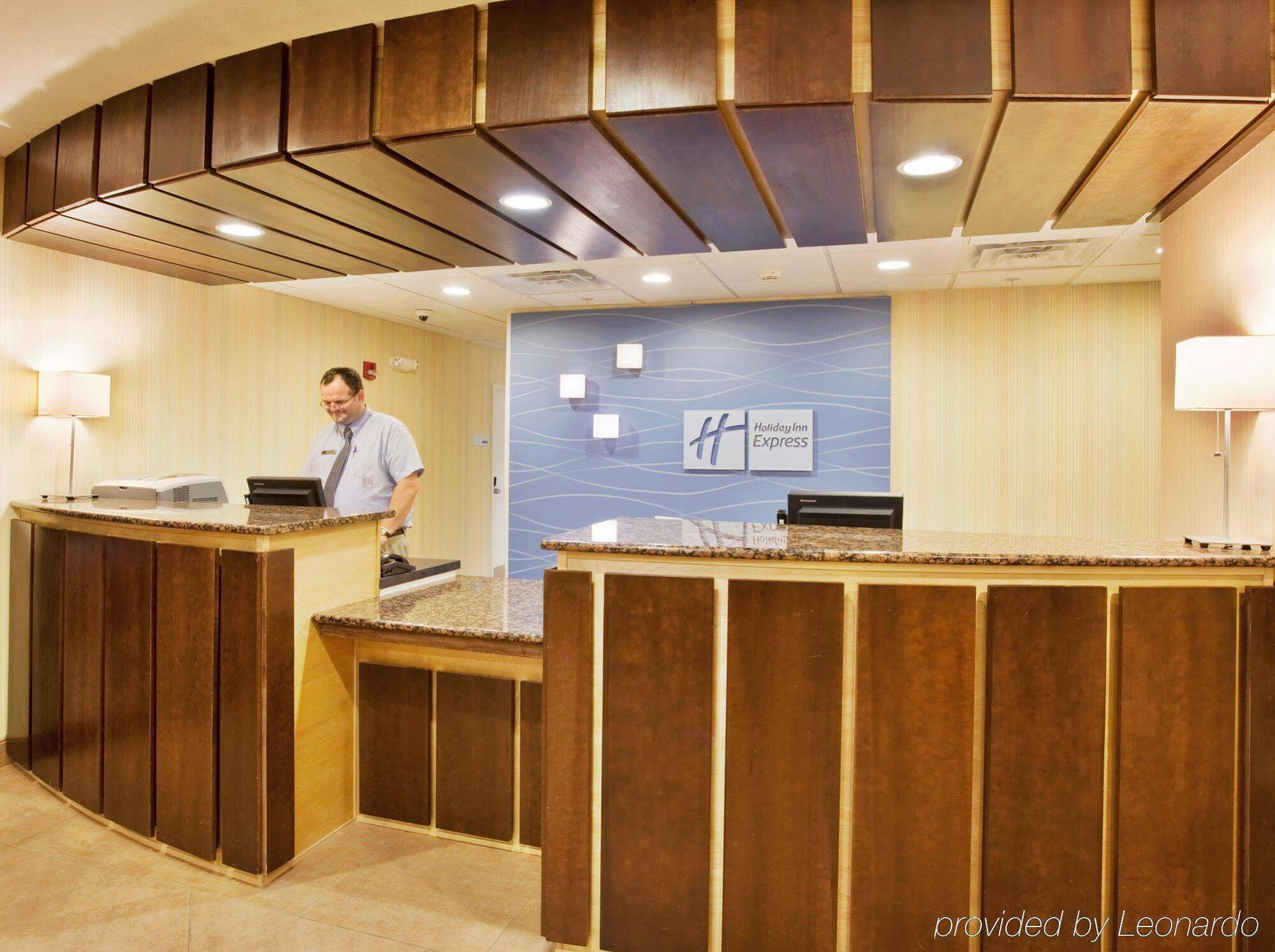 Holiday Inn Express Hotel And Suites Lincoln Airport By Ihg Eksteriør billede