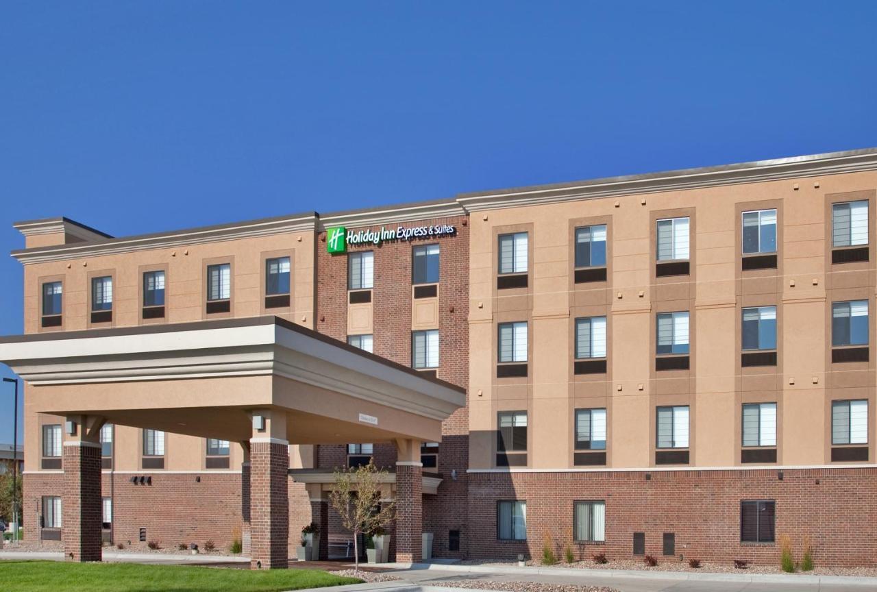 Holiday Inn Express Hotel And Suites Lincoln Airport By Ihg Eksteriør billede