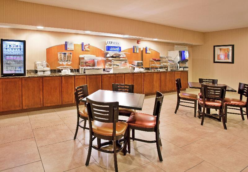 Holiday Inn Express Hotel And Suites Lincoln Airport By Ihg Eksteriør billede