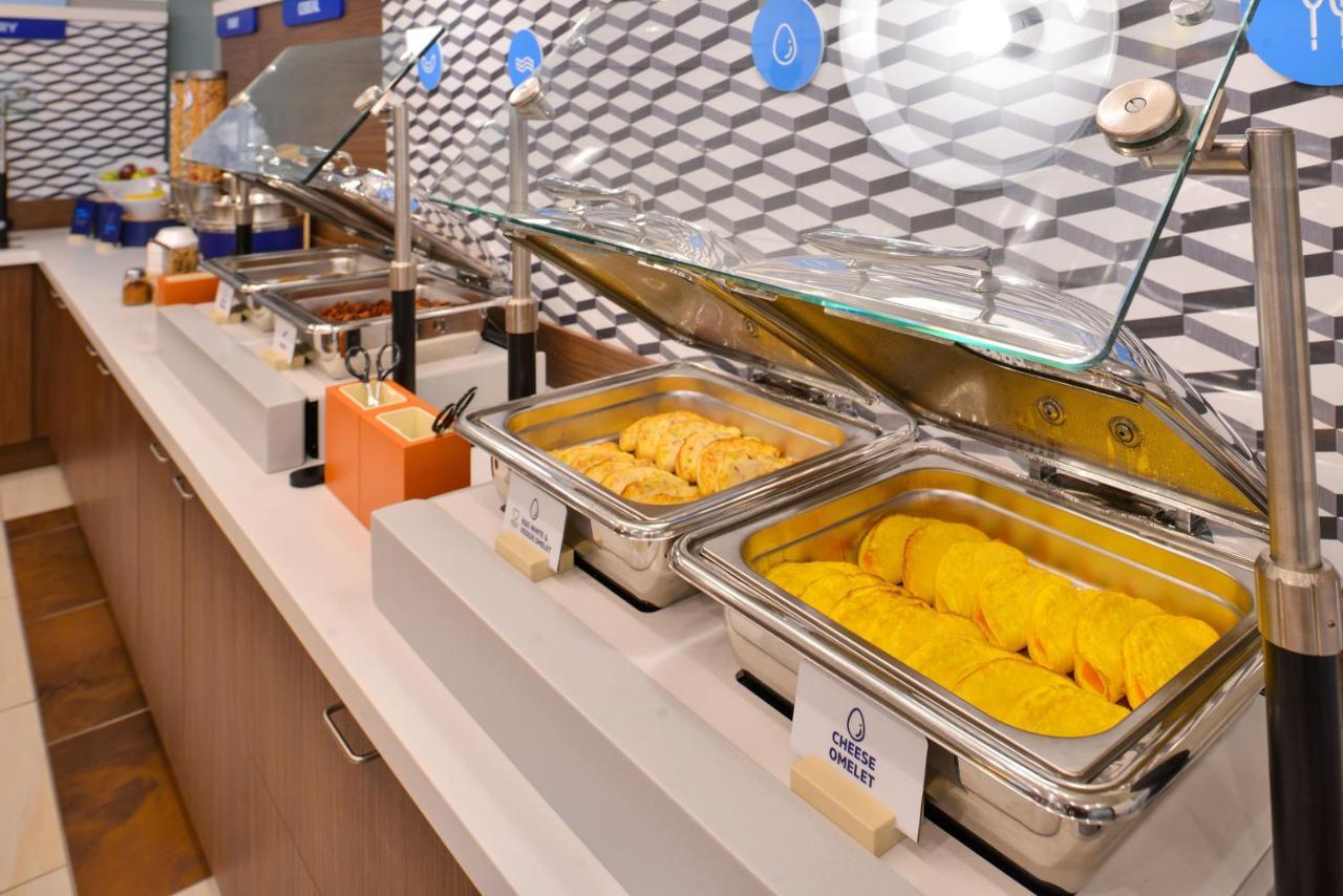 Holiday Inn Express Hotel And Suites Lincoln Airport By Ihg Eksteriør billede